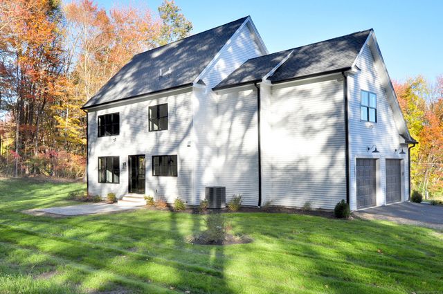 152 East Hill Road, Canton, CT 06019