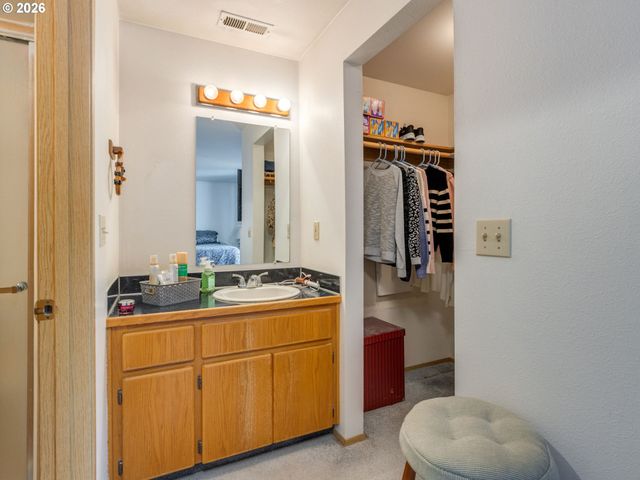 9319 Ne 136TH Ave, Vancouver, WA 98682
