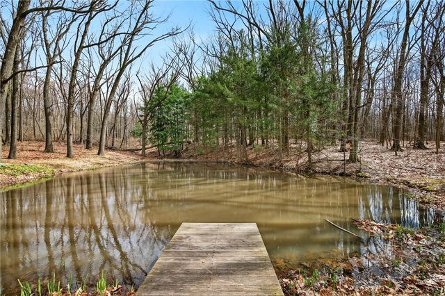 1369 S Hermitage Rd, Hermitage, PA 16148