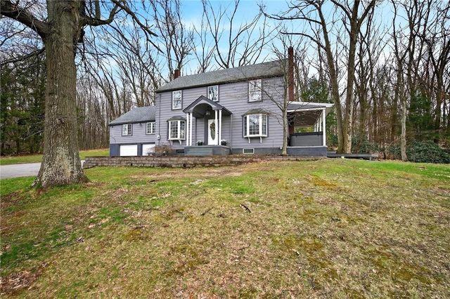 1369 S Hermitage Rd, Hermitage, PA 16148