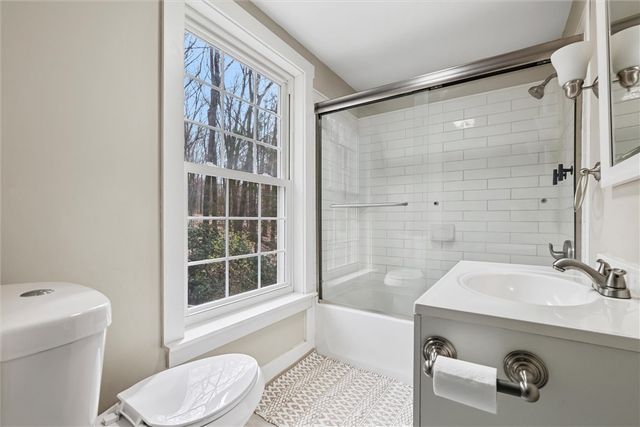 1369 S Hermitage Rd, Hermitage, PA 16148