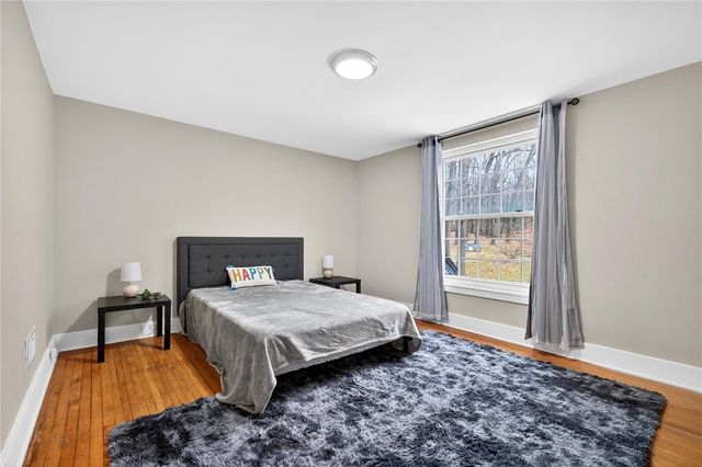 1369 S Hermitage Rd, Hermitage, PA 16148