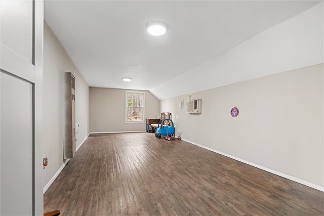 1369 S Hermitage Rd, Hermitage, PA 16148