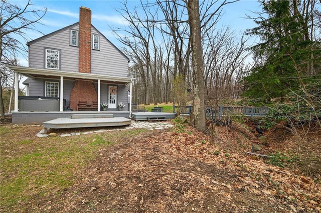 1369 S Hermitage Rd, Hermitage, PA 16148