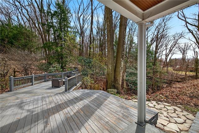 1369 S Hermitage Rd, Hermitage, PA 16148