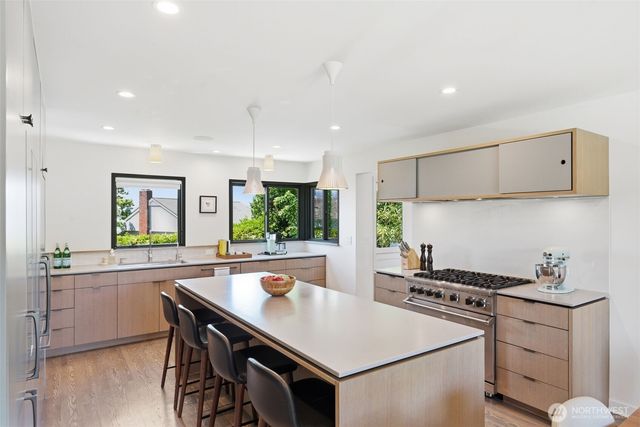 5815 Ann Arbor Avenue NE, Seattle, WA 98105