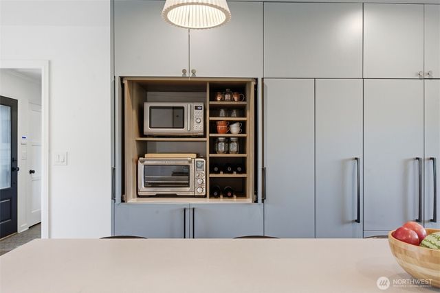 5815 Ann Arbor Avenue NE, Seattle, WA 98105
