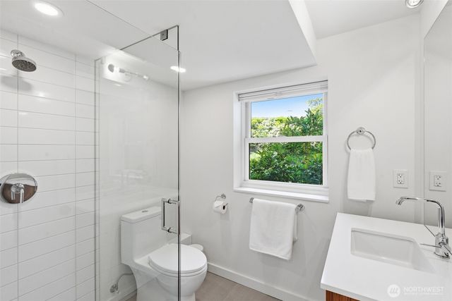 5815 Ann Arbor Avenue NE, Seattle, WA 98105
