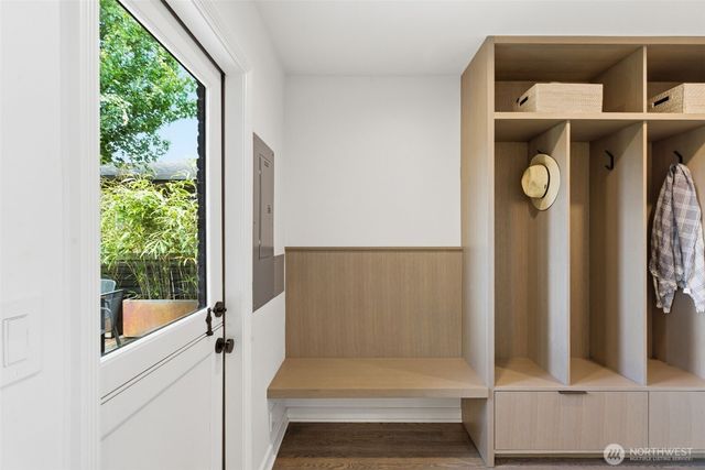 5815 Ann Arbor Avenue NE, Seattle, WA 98105