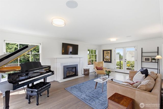5815 Ann Arbor Avenue NE, Seattle, WA 98105