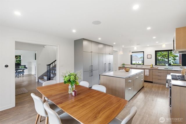 5815 Ann Arbor Avenue NE, Seattle, WA 98105