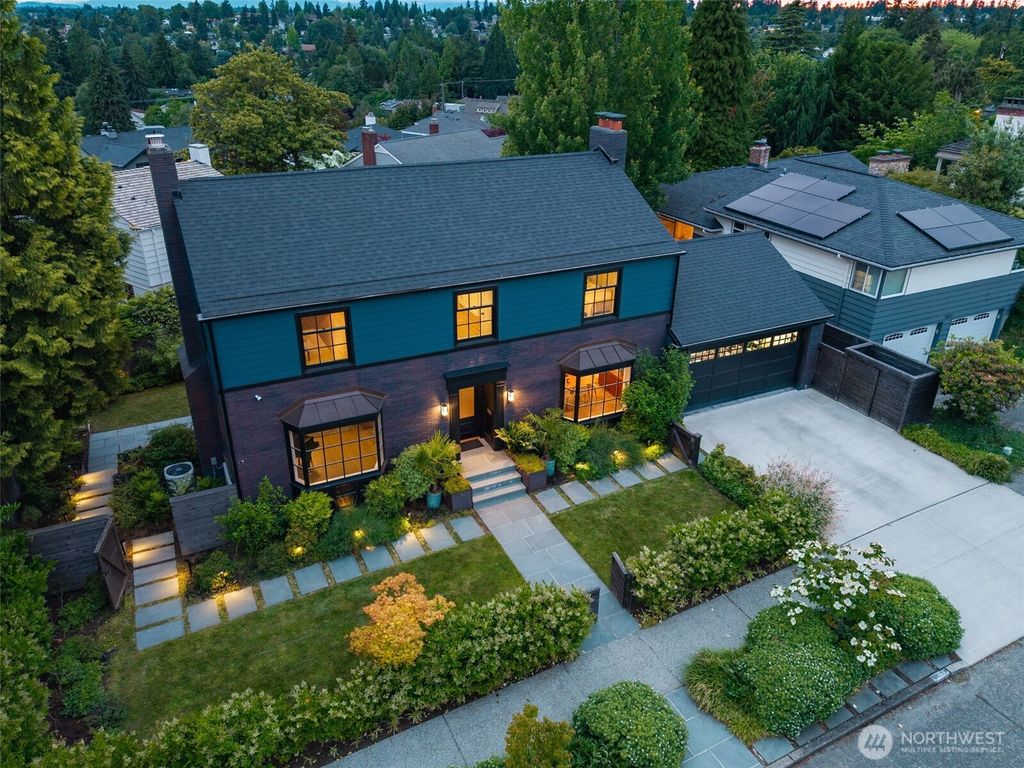 5815 Ann Arbor Avenue NE, Seattle, WA 98105
