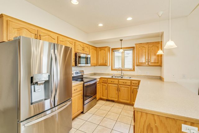 5259 Pathways Avenue, White Bear Lake, MN 55110
