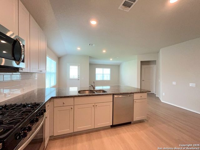 718 ALBATROSS WAY, San Antonio, TX 78221