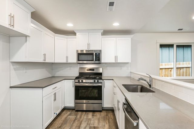 514 N Viewmont Ct, Greenacres, WA 99016