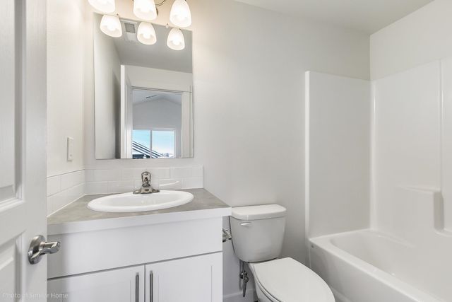 514 N Viewmont Ct, Greenacres, WA 99016