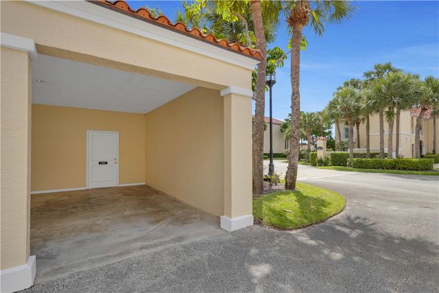 5065 Harmony Circle 203, Vero Beach, FL 32967