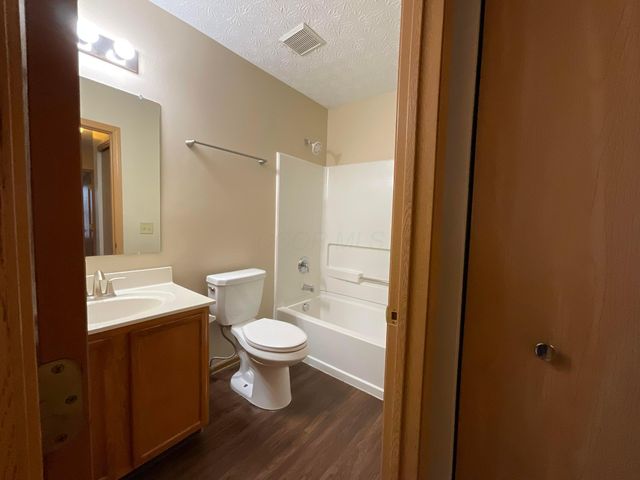 7523 Canal Highlands Boulevard, Canal Winchester, OH 43110