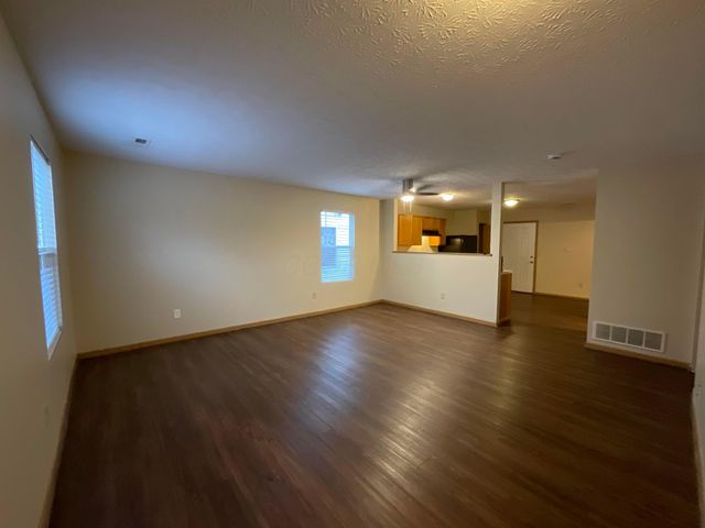 7523 Canal Highlands Boulevard, Canal Winchester, OH 43110