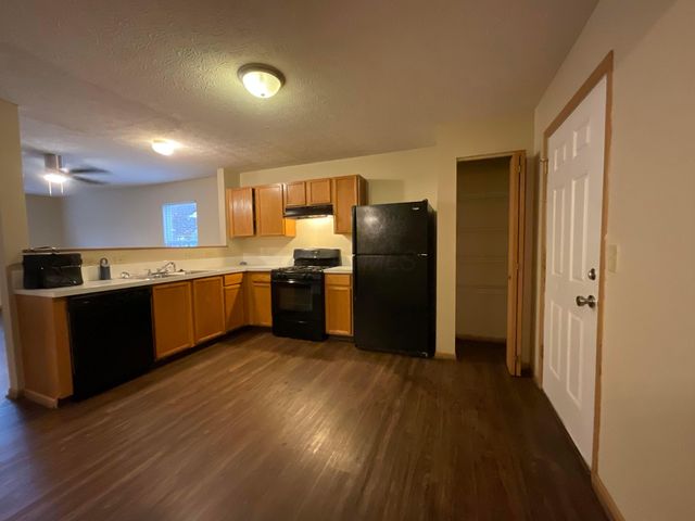 7523 Canal Highlands Boulevard, Canal Winchester, OH 43110