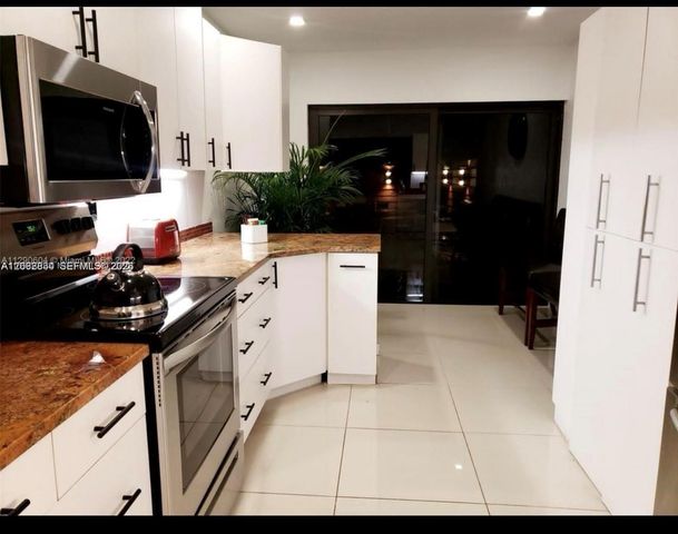 522 NE 195th Street, Miami, FL 33179