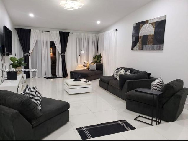 522 NE 195th Street, Miami, FL 33179
