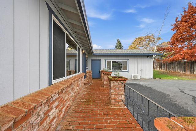 9035 Salinan Way, Kelseyville, CA 95451