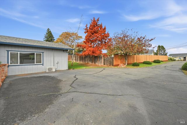 9035 Salinan Way, Kelseyville, CA 95451
