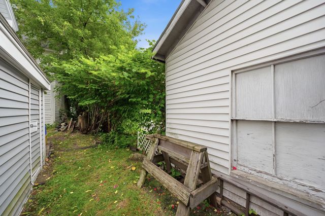10 Birch Street, Derry, NH 03038