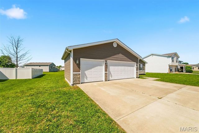 411 Edwin Drive, Dupo, IL 62239