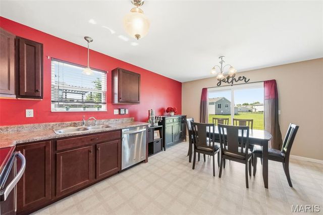 411 Edwin Drive, Dupo, IL 62239