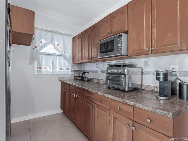 88-19 215th Street, Queens Village, NY 11427