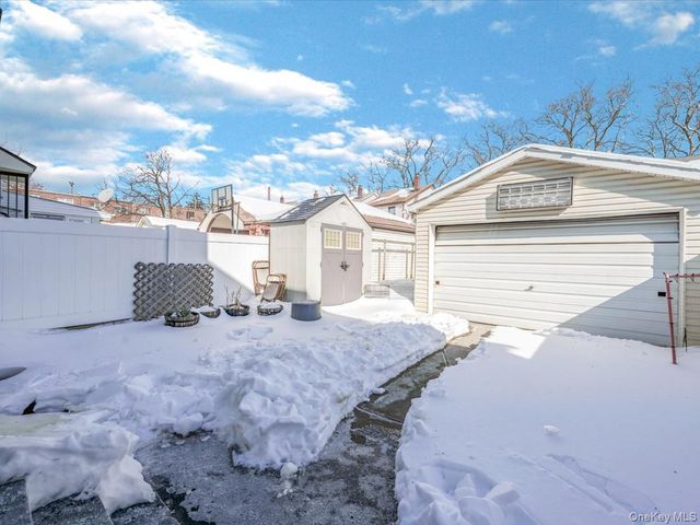 88-19 215th Street, Queens Village, NY 11427