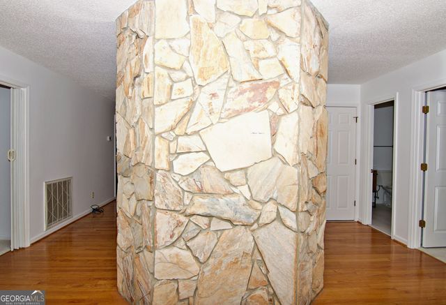 108 Windy Point N, Townville, SC 29689