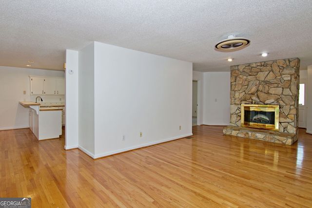 108 Windy Point N, Townville, SC 29689