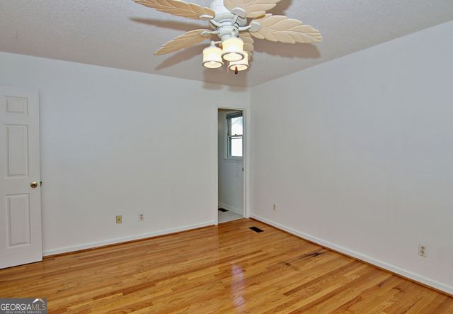 108 Windy Point N, Townville, SC 29689