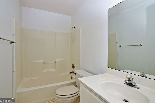 108 Windy Point N, Townville, SC 29689