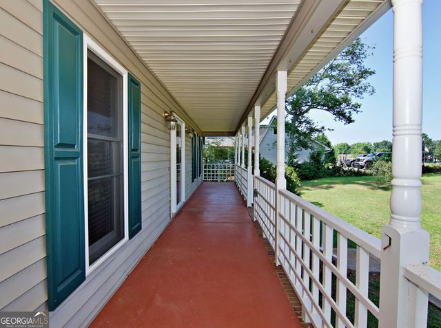 108 Windy Point N, Townville, SC 29689