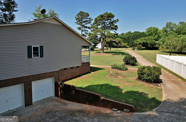 108 Windy Point N, Townville, SC 29689