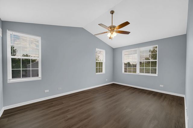 902 Serendipity Drive, Aurora, IL 60504