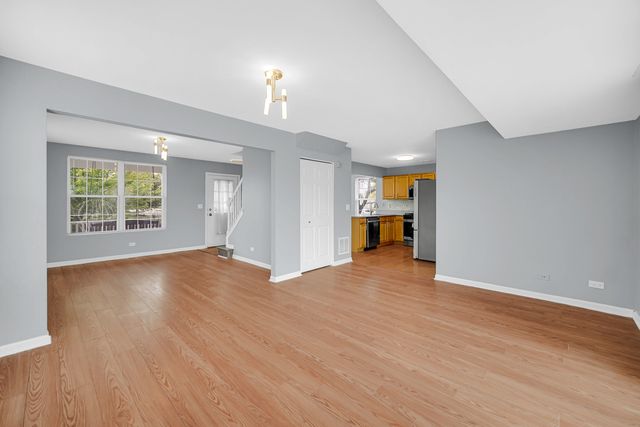 902 Serendipity Drive, Aurora, IL 60504