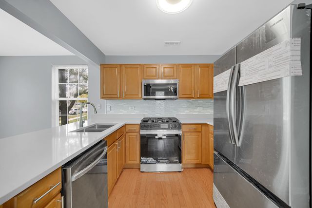 902 Serendipity Drive, Aurora, IL 60504