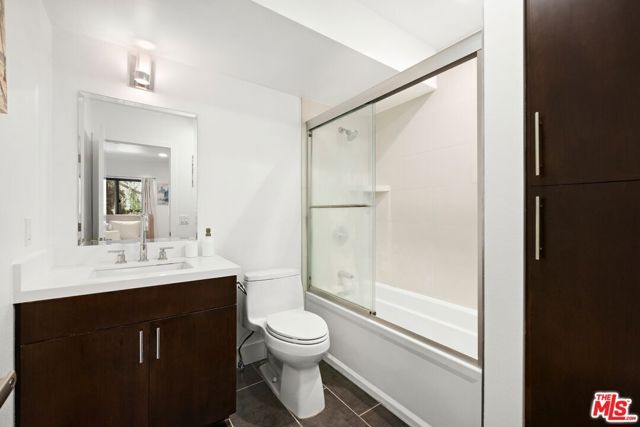 8755 Shoreham Drive 101, West Hollywood, CA 90069