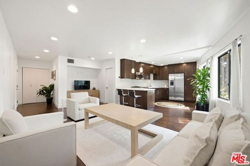 8755 Shoreham Drive 101, West Hollywood, CA 90069