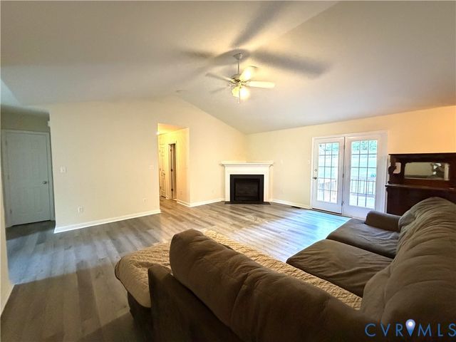 10449 Chesdin Ridge Dr, South Chesterfield, VA 23803