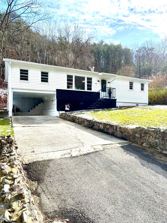 S 3193 Pitzer Ridge RD, Covington, VA 24426