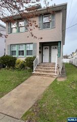 419 Lake Avenue, Lyndhurst, NJ 07071