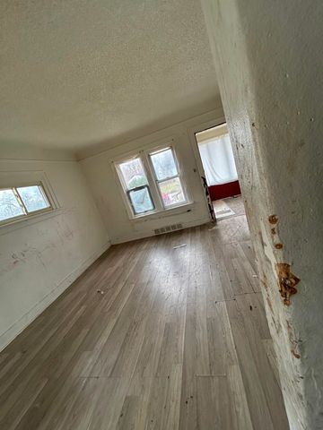 317 E Baltimore Boulevard, Flint, MI 48505