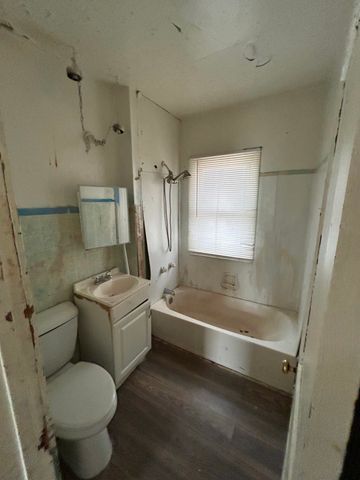 317 E Baltimore Boulevard, Flint, MI 48505