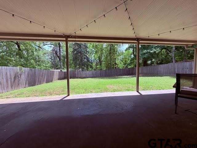 121 Maggie Circle, Flint, TX 75762